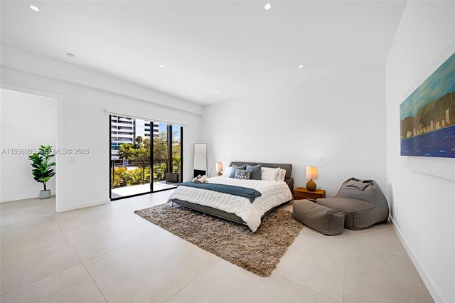 300 NE 48th St, Miami, FL 33137