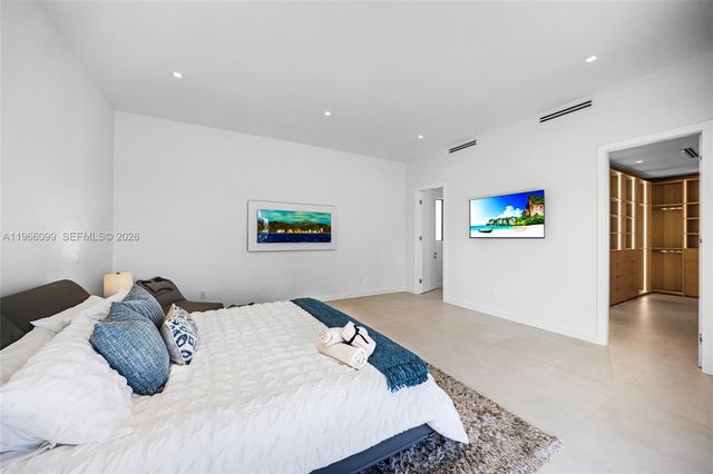 300 NE 48th St, Miami, FL 33137