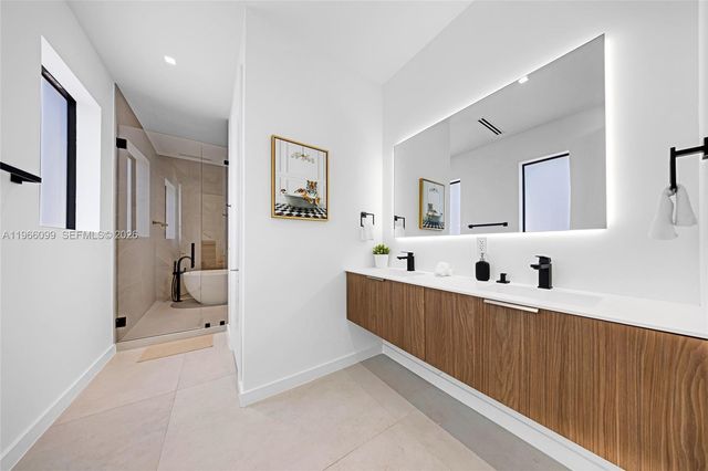 300 NE 48th St, Miami, FL 33137