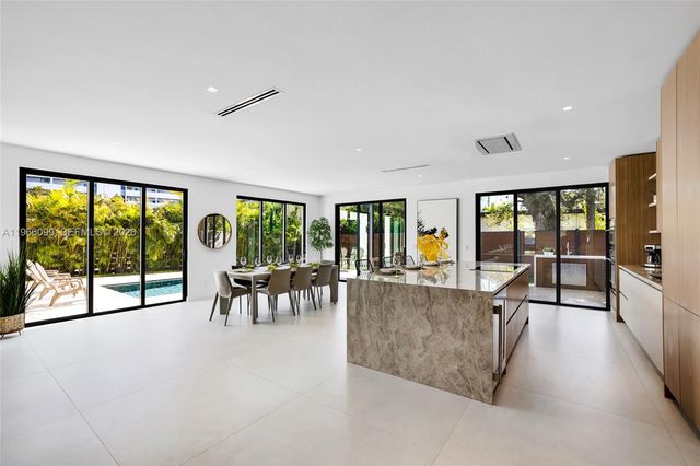 300 NE 48th St, Miami, FL 33137