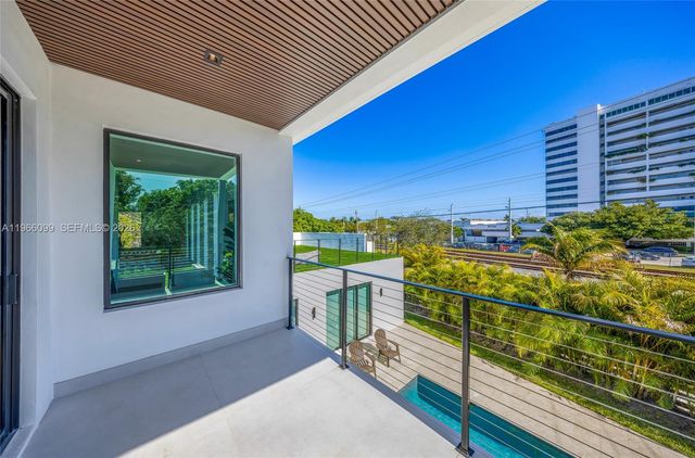 300 NE 48th St, Miami, FL 33137