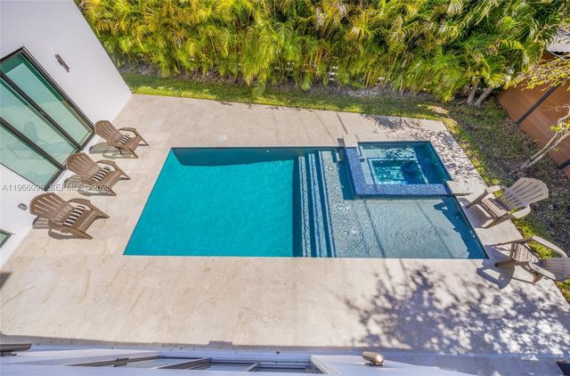 300 NE 48th St, Miami, FL 33137