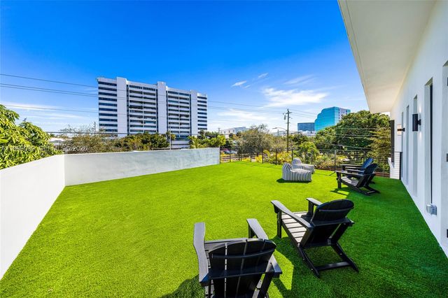 300 NE 48th St, Miami, FL 33137