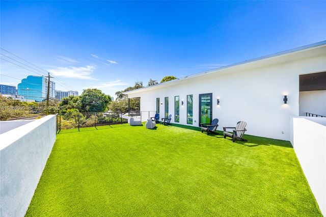 300 NE 48th St, Miami, FL 33137