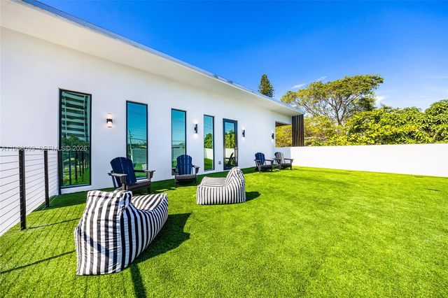 300 NE 48th St, Miami, FL 33137