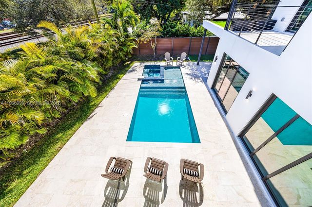 300 NE 48th St, Miami, FL 33137