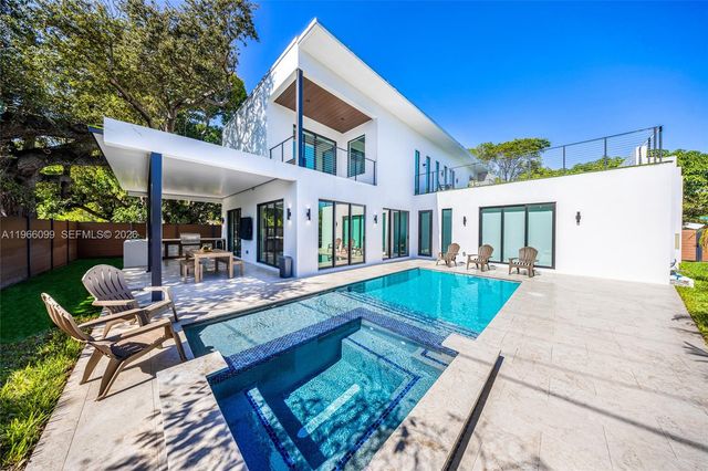 300 NE 48th St, Miami, FL 33137