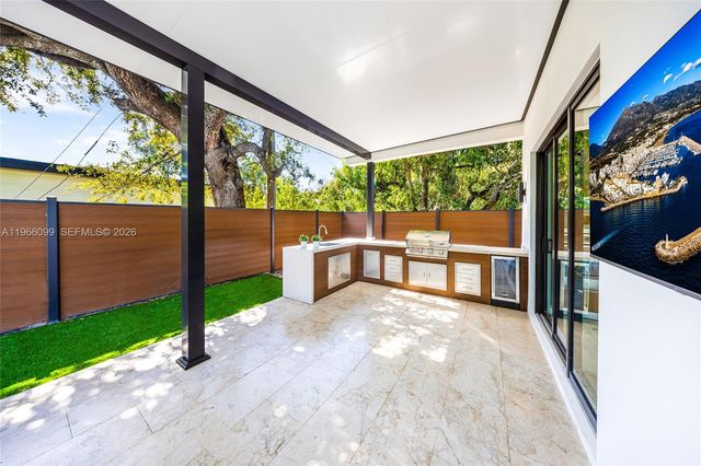 300 NE 48th St, Miami, FL 33137