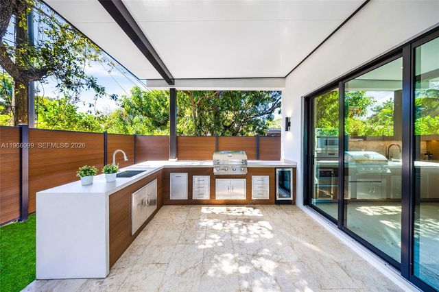 300 NE 48th St, Miami, FL 33137