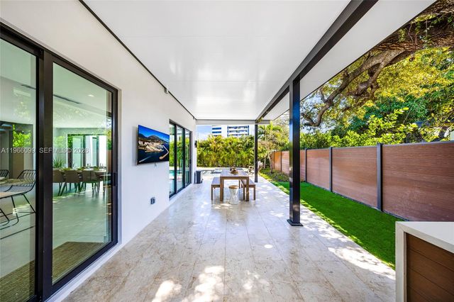 300 NE 48th St, Miami, FL 33137