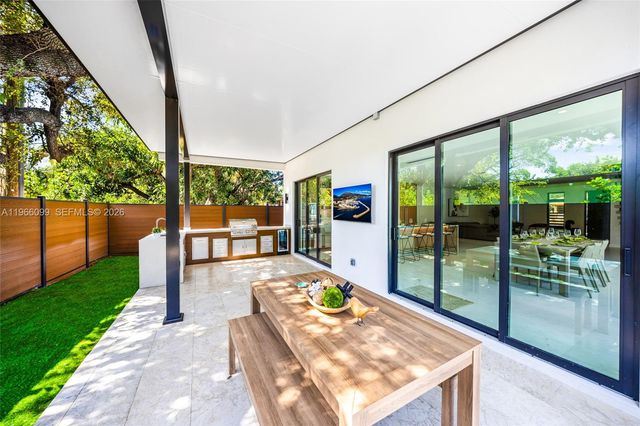 300 NE 48th St, Miami, FL 33137