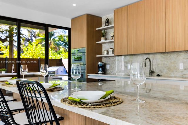 300 NE 48th St, Miami, FL 33137