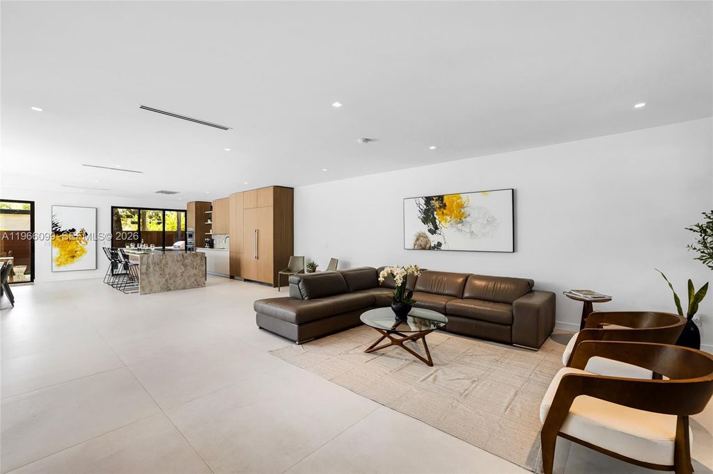 300 NE 48th St, Miami, FL 33137