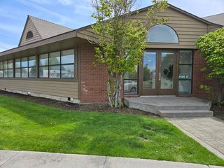 2622 SW Glacier Place 120, Redmond, OR 97756