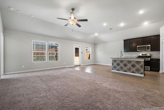 6919 Titan Park, Converse, TX 78109