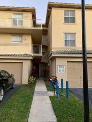 2080 Greenview Shores Boulevard 404, Wellington, FL 33414
