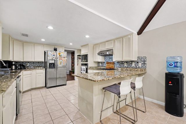 175 E Pleasant Run Road, Cedar Hill, TX 75104