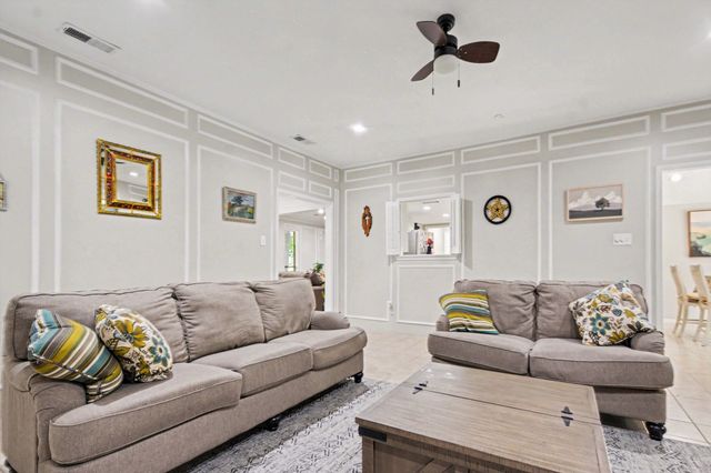 175 E Pleasant Run Road, Cedar Hill, TX 75104