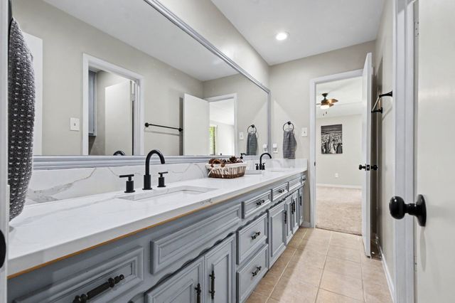 175 E Pleasant Run Road, Cedar Hill, TX 75104