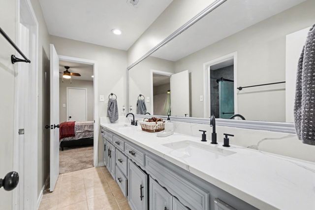 175 E Pleasant Run Road, Cedar Hill, TX 75104