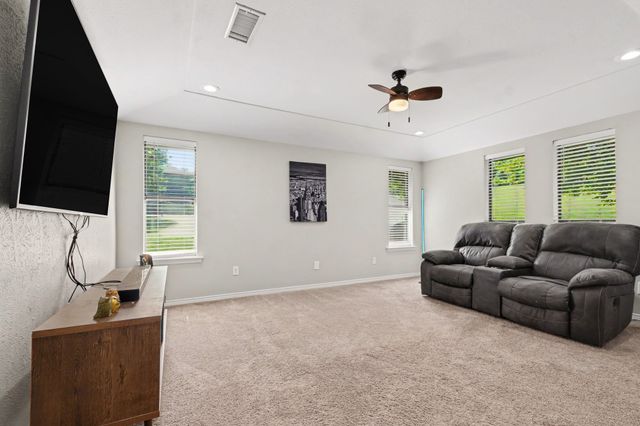175 E Pleasant Run Road, Cedar Hill, TX 75104