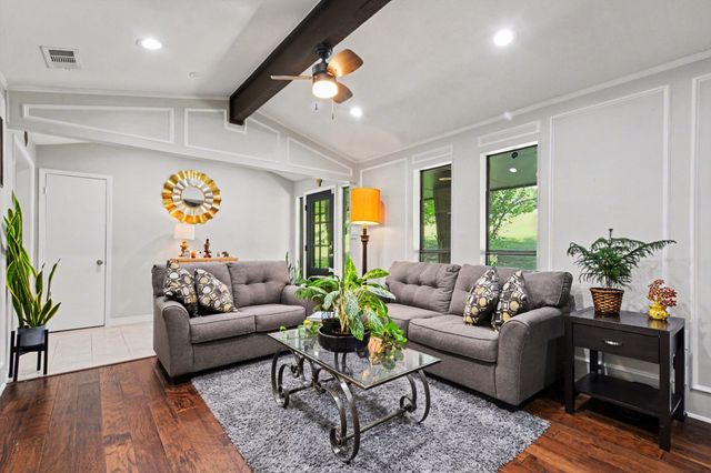 175 E Pleasant Run Road, Cedar Hill, TX 75104