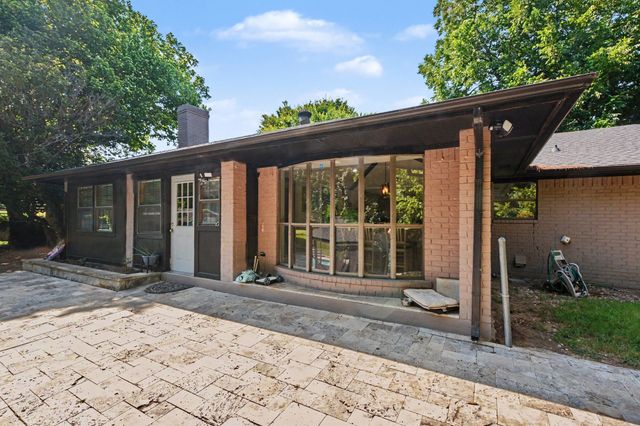 175 E Pleasant Run Road, Cedar Hill, TX 75104