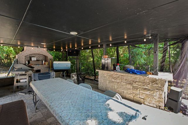 175 E Pleasant Run Road, Cedar Hill, TX 75104