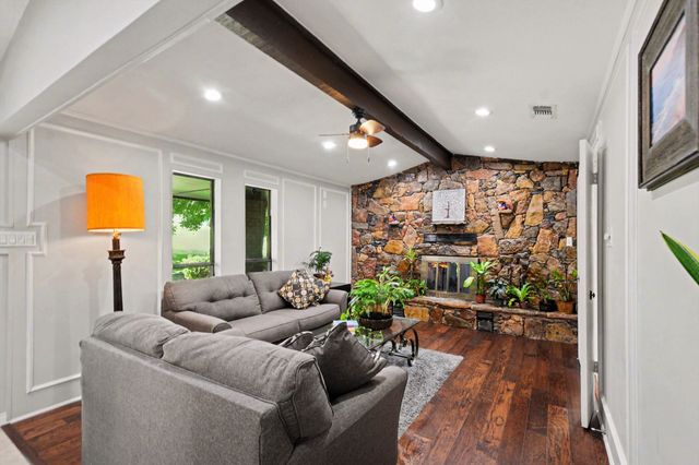 175 E Pleasant Run Road, Cedar Hill, TX 75104