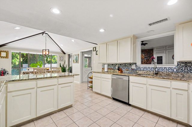 175 E Pleasant Run Road, Cedar Hill, TX 75104