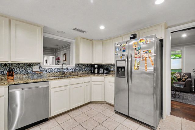 175 E Pleasant Run Road, Cedar Hill, TX 75104