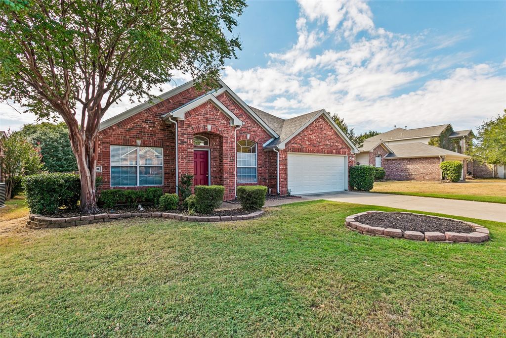 1610 Redwood Drive, Corinth, TX 76210 — exterior