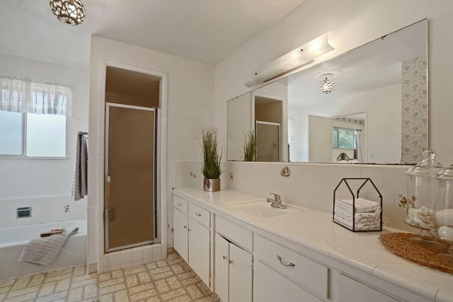 6470 Analitis Dr, Lodi, CA 95240
