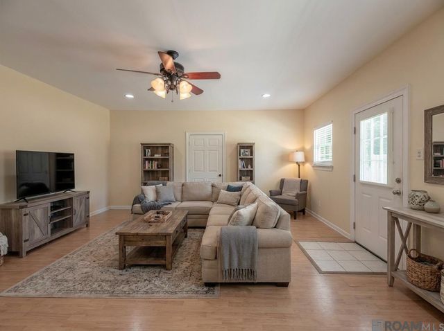 38159 Willow Lake East, Prairieville, LA 70769