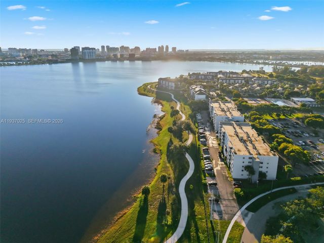 480 Executive Center Dr 3C, West Palm Beach, FL 33401