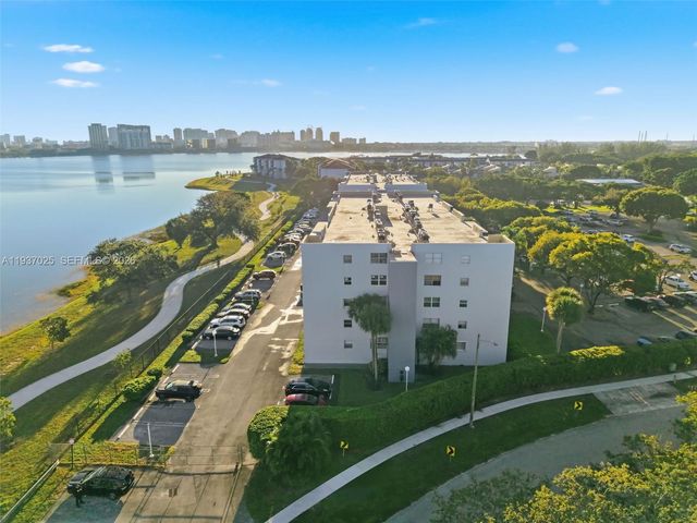 480 Executive Center Dr 3C, West Palm Beach, FL 33401