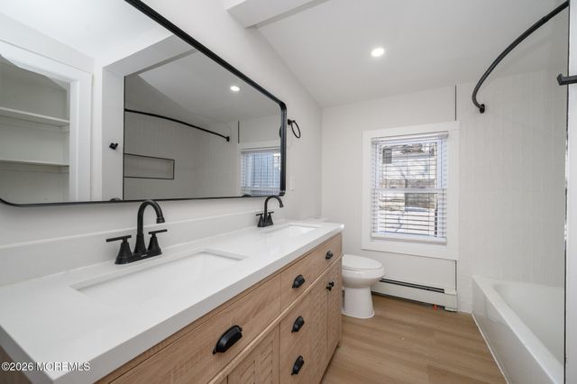 8 Orchard Street, Matawan, NJ 07747