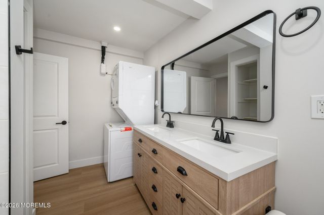 8 Orchard Street, Matawan, NJ 07747