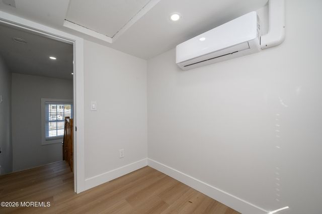 8 Orchard Street, Matawan, NJ 07747