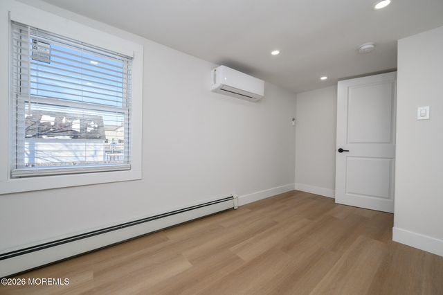 8 Orchard Street, Matawan, NJ 07747