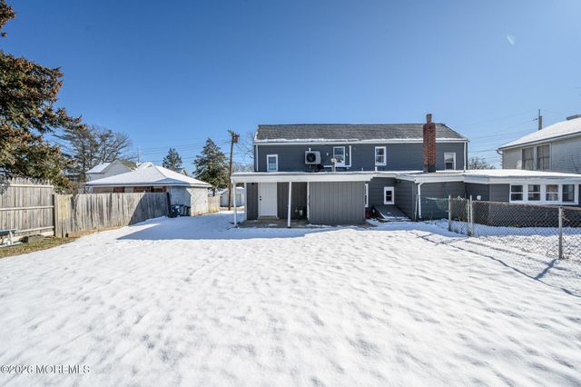 8 Orchard Street, Matawan, NJ 07747