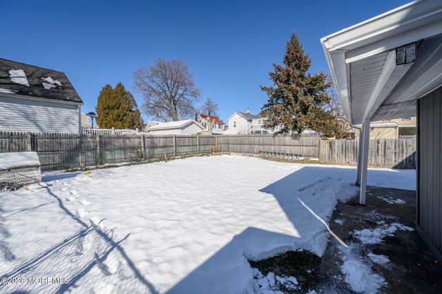 8 Orchard Street, Matawan, NJ 07747