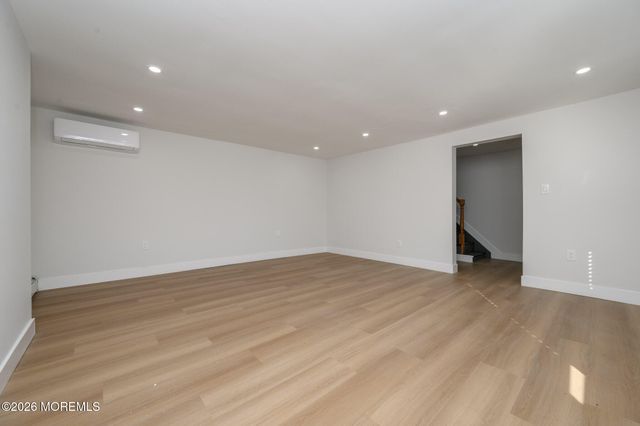 8 Orchard Street, Matawan, NJ 07747