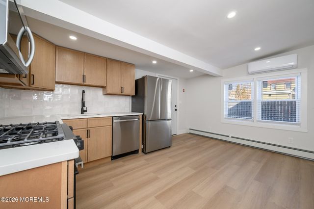 8 Orchard Street, Matawan, NJ 07747