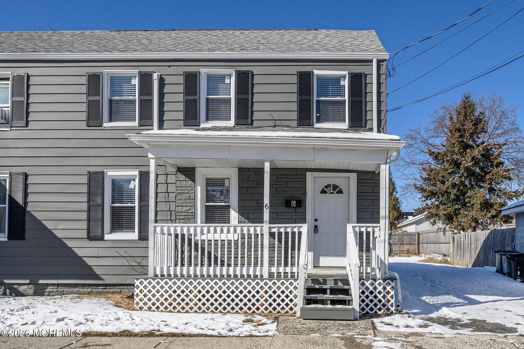 8 Orchard Street, Matawan, NJ 07747