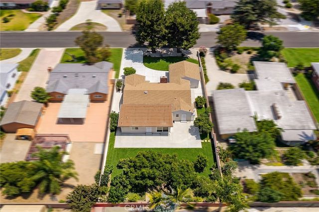 827 S Pima, West Covina, CA 91790