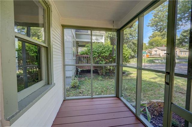 7602 PENNSYLVANIA Avenue, Kansas City, MO 64114