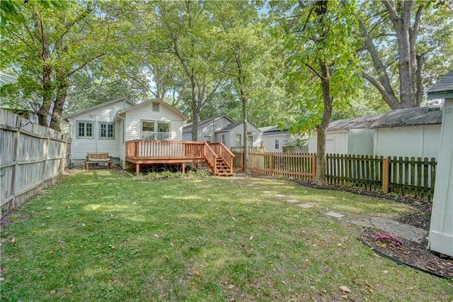 7602 PENNSYLVANIA Avenue, Kansas City, MO 64114