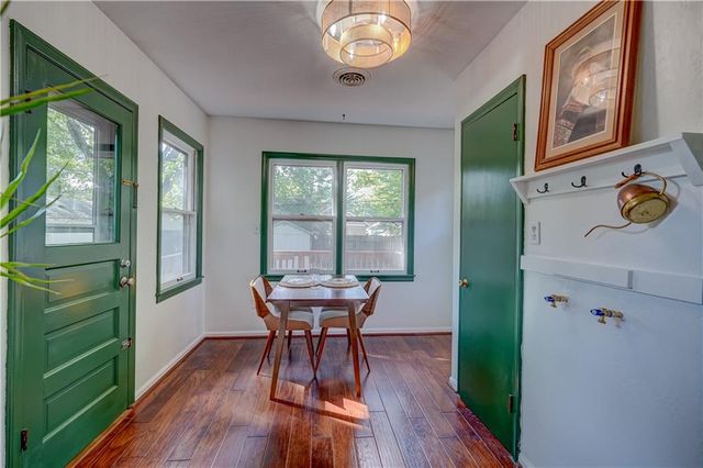 7602 PENNSYLVANIA Avenue, Kansas City, MO 64114