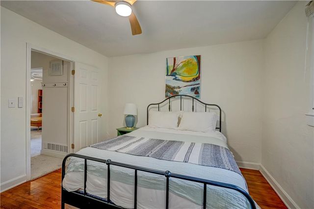 7602 PENNSYLVANIA Avenue, Kansas City, MO 64114